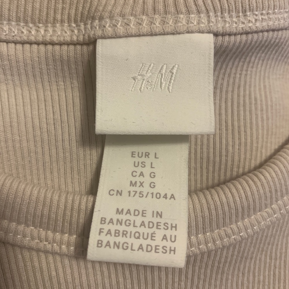 H&M Tank - Picture 3 of 3